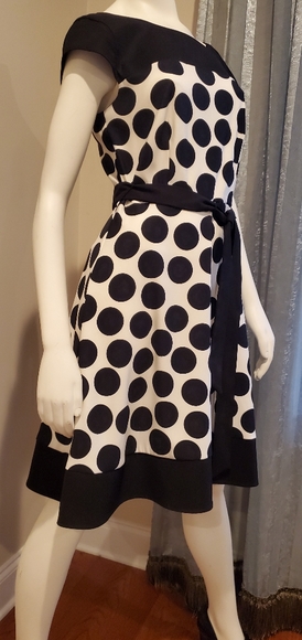 Dress - Picture 2 of 4